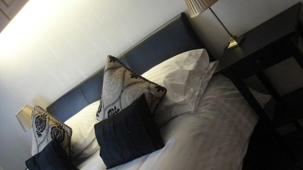 Deanwater Hotel Wilmslow Eksteriør bilde