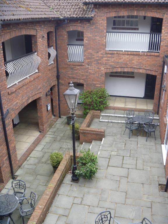 Deanwater Hotel Wilmslow Eksteriør bilde